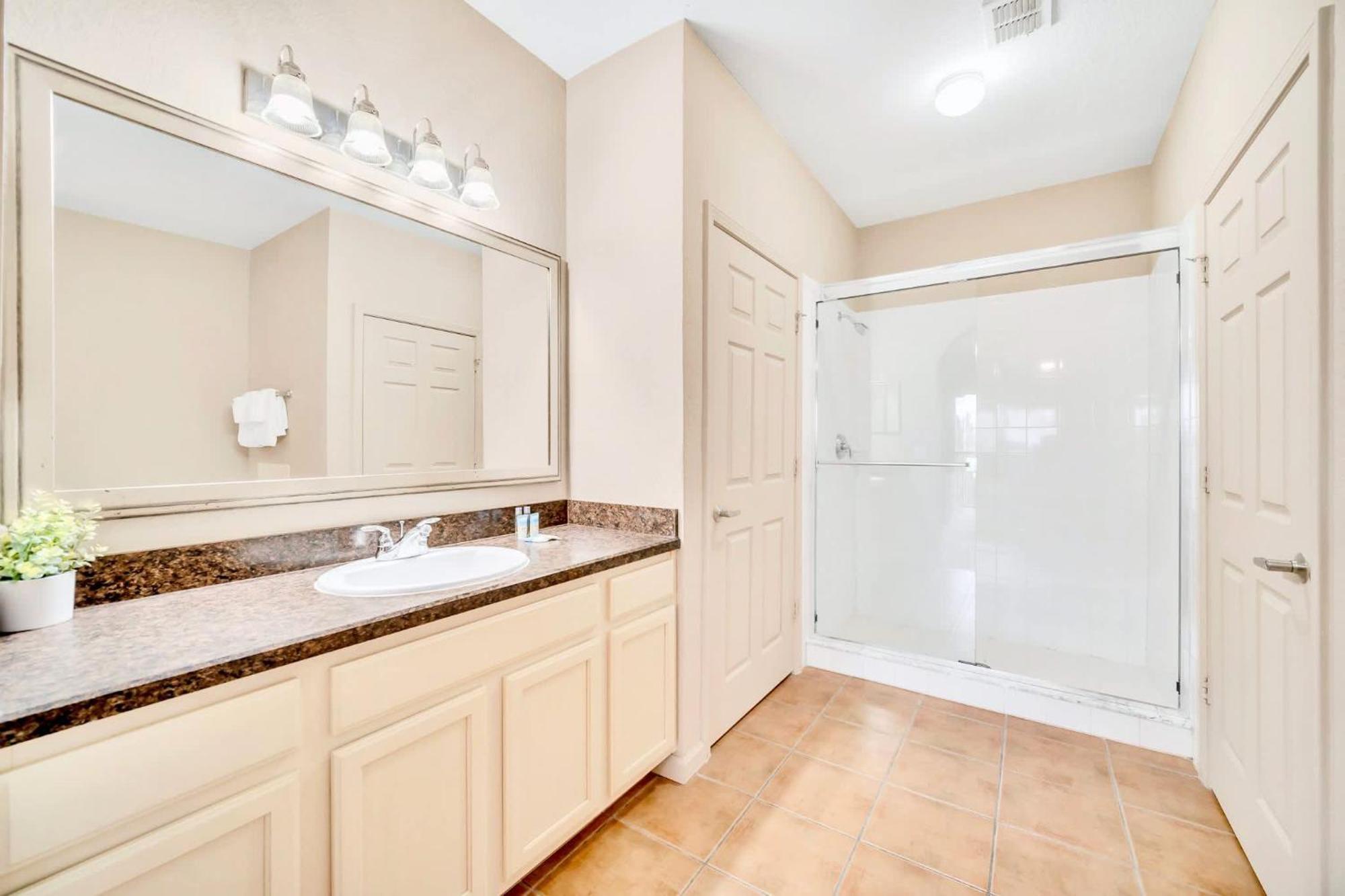 Luxury 2Br Condo - Pool & Hot Tub - Near Disney Orlando Exterior photo